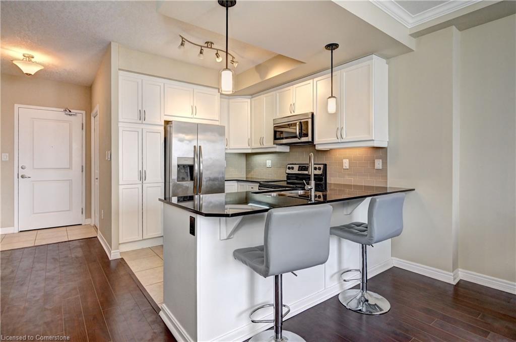 1104-539 Belmont Avenue W Property Photo 6