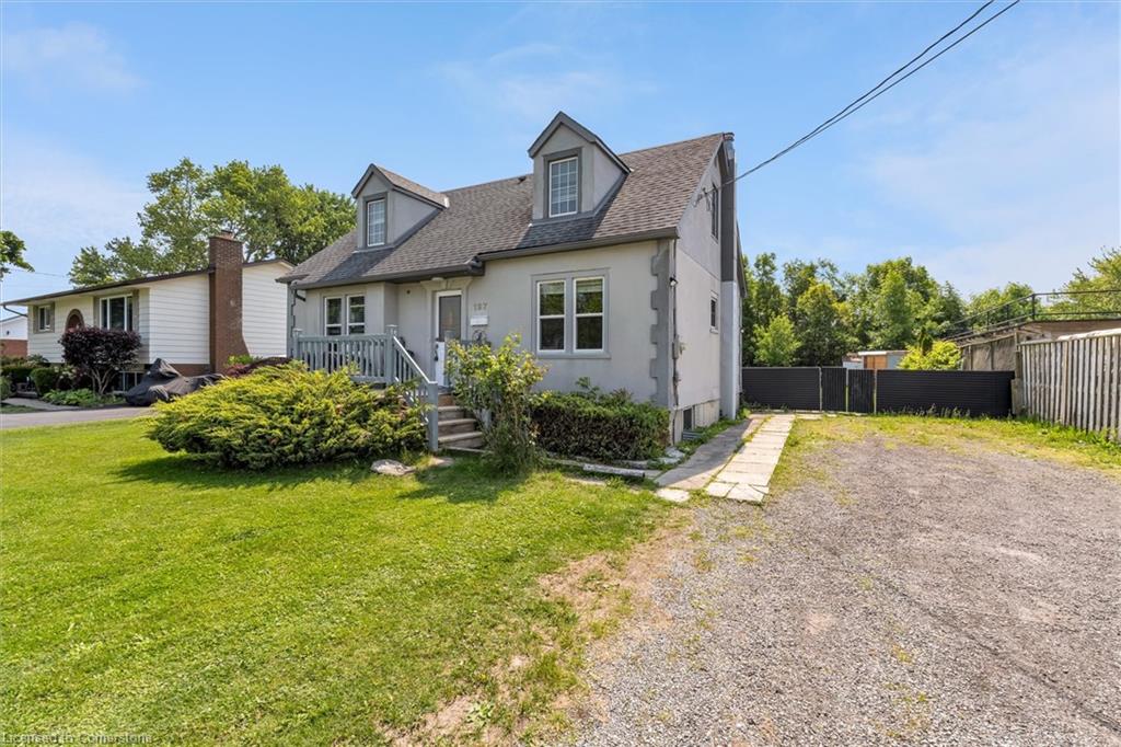 197 Riverside Drive Property Photo 2