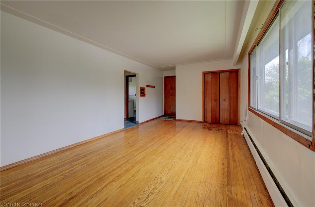 4-126 Clive Street Property Photo 3