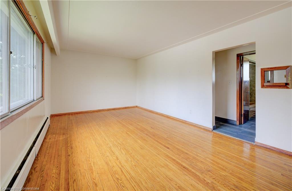 4-126 Clive Street Property Photo 4