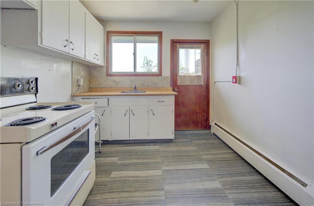 4-126 Clive Street Property Photo 9