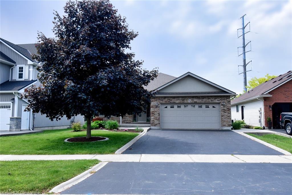 117 Dunrobin Drive Property Photo 3