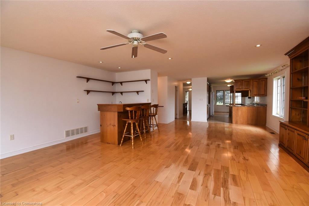 117 Dunrobin Drive Property Photo 7