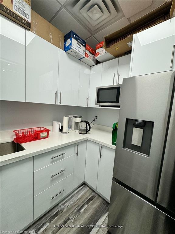 7-9300 Goreway Drive Property Photo 7