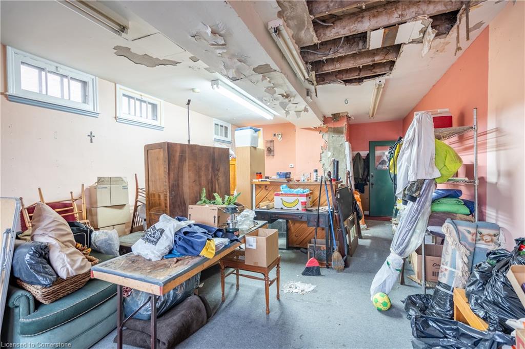 571 King Street Property Photo 4