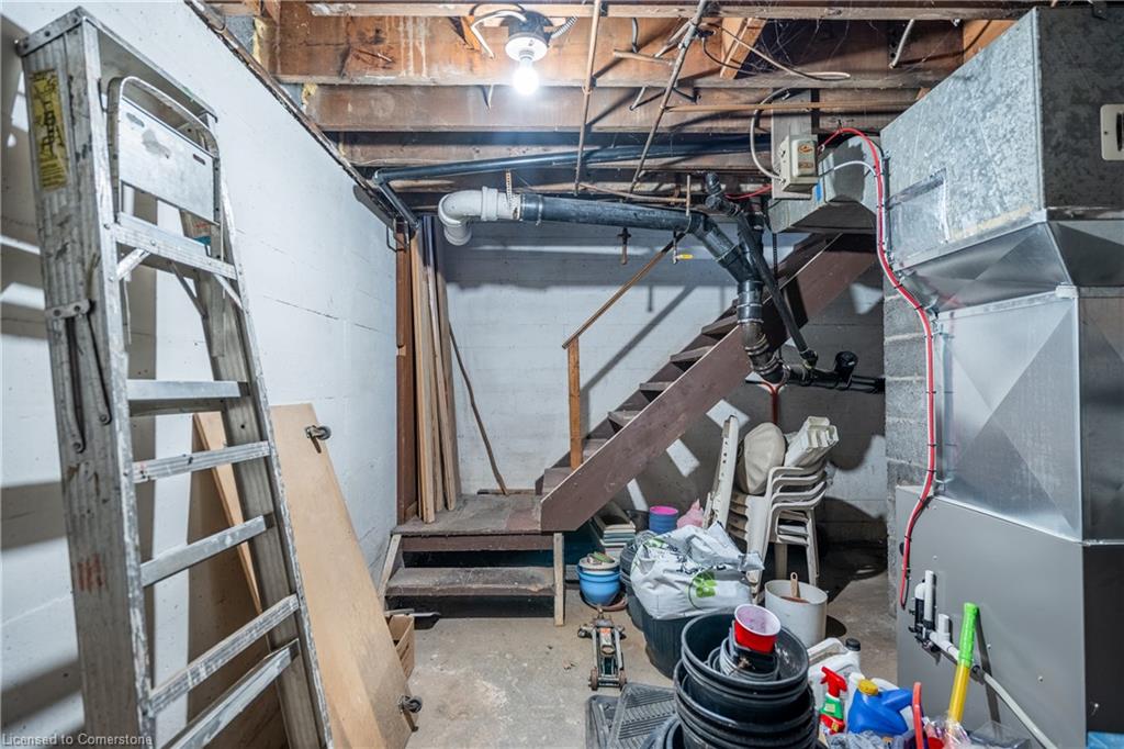 571 King Street Property Photo 6