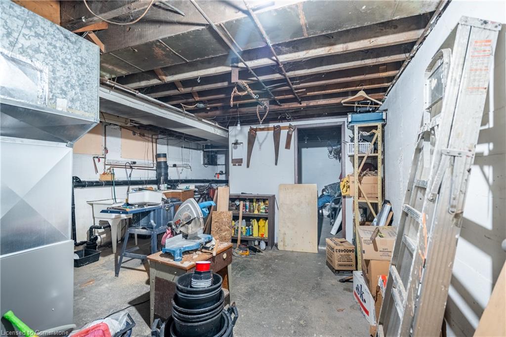 571 King Street Property Photo 7