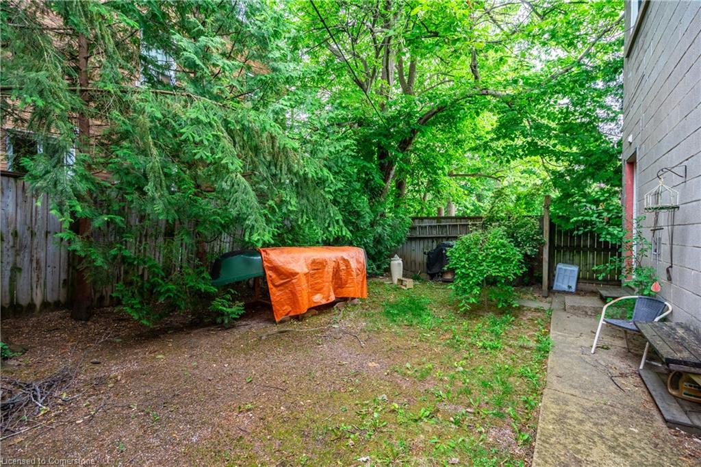 571 King Street Property Photo 9