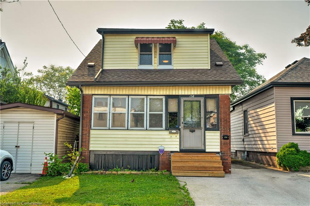 158 Rosslyn Avenue N Property Photo 1