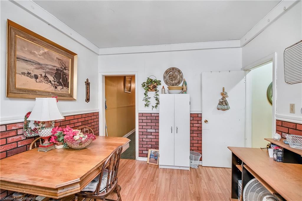 569 King Street Property Photo 12