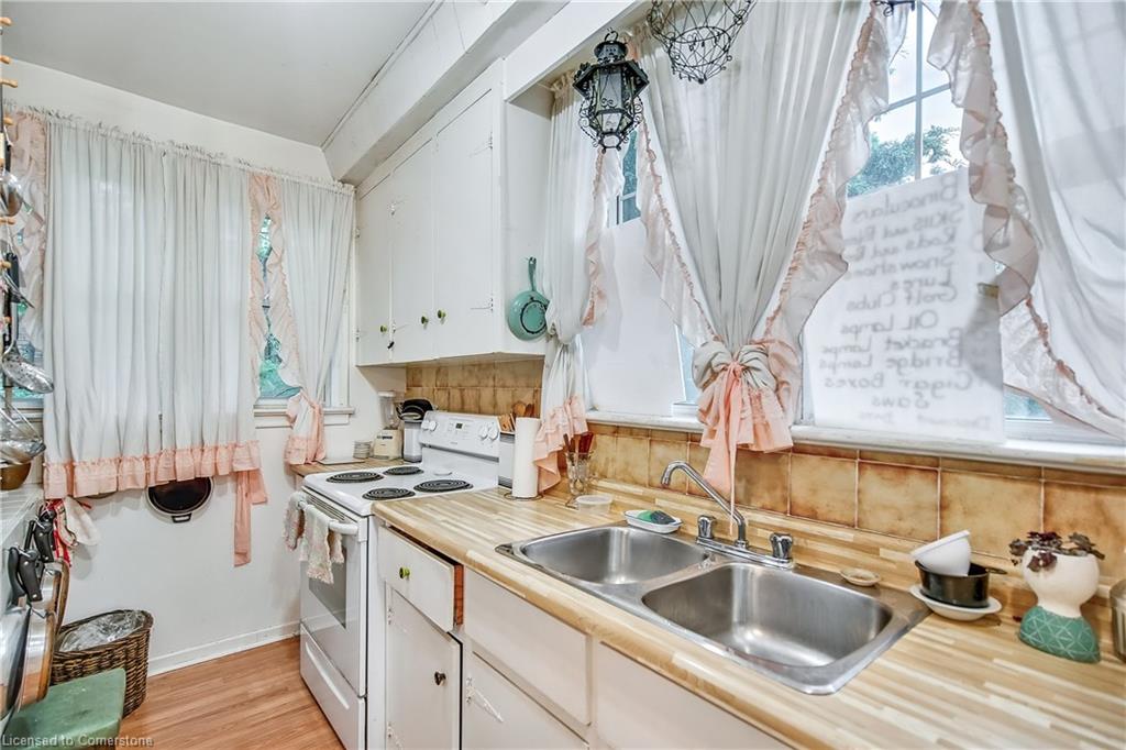 569 King Street Property Photo 13