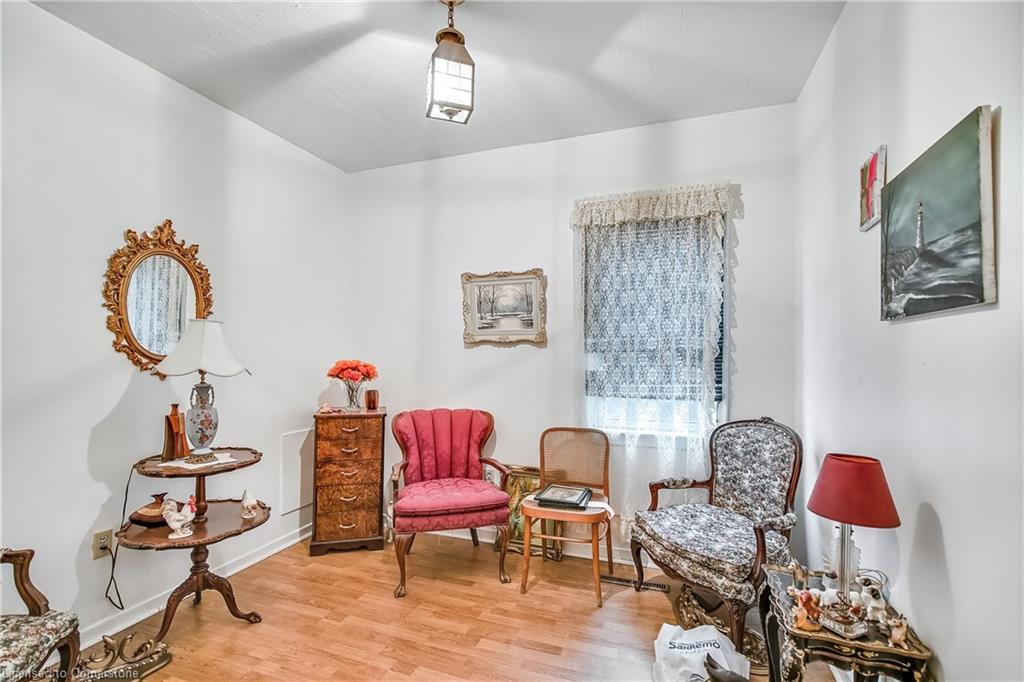 569 King Street Property Photo 17