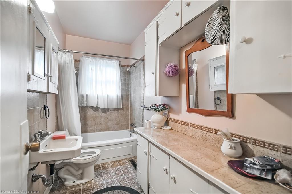 569 King Street Property Photo 19
