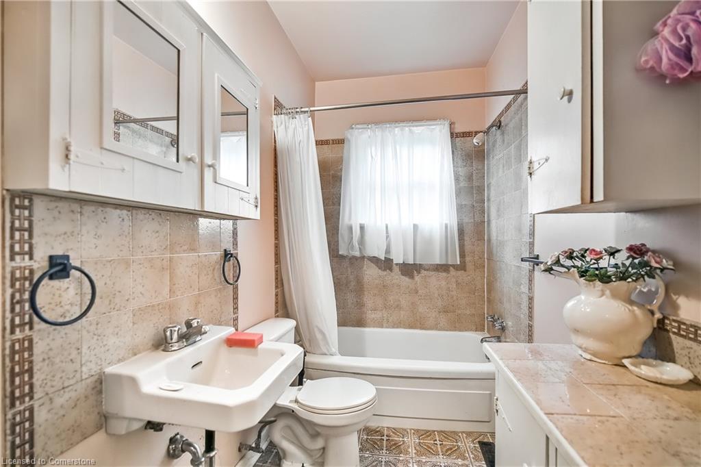 569 King Street Property Photo 21