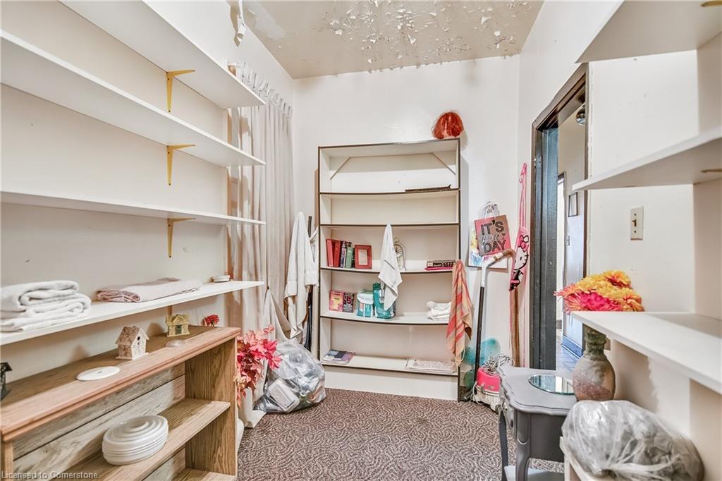 569 King Street Property Photo 29