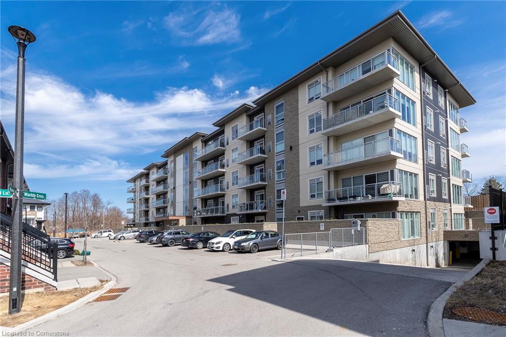 211-16 Markle Crescent Property Photo 1
