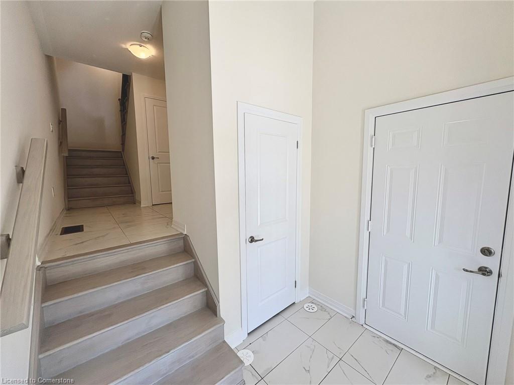 22-305 Garner Road W Property Photo 3