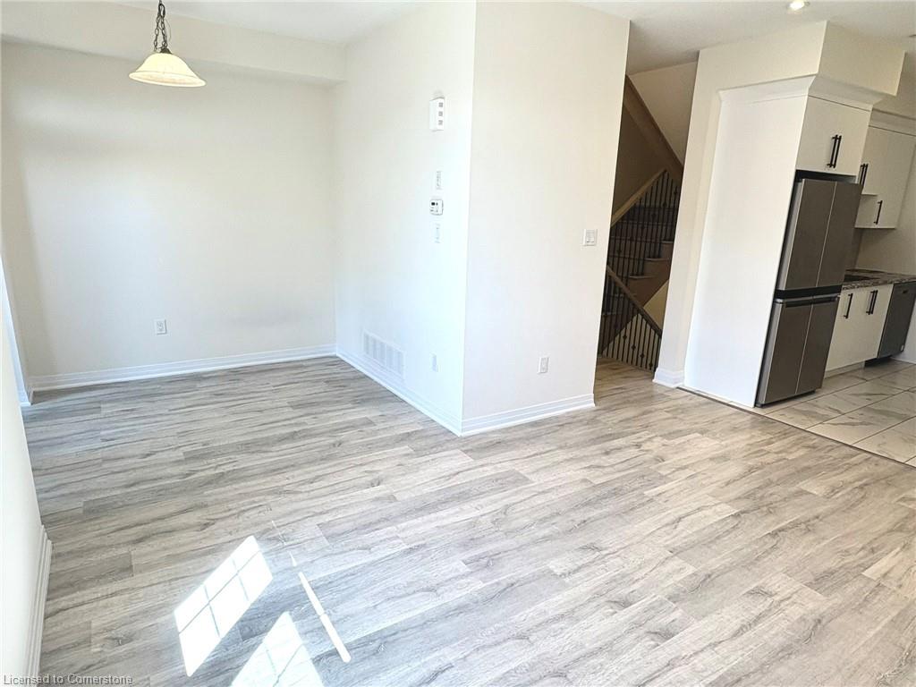 22-305 Garner Road W Property Photo 7