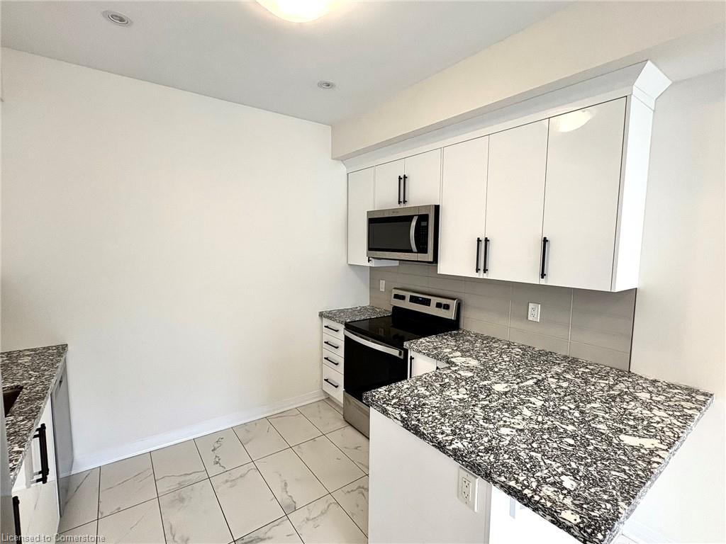 22-305 Garner Road W Property Photo 8