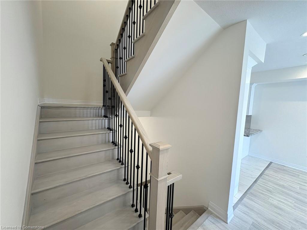 22-305 Garner Road W Property Photo 14