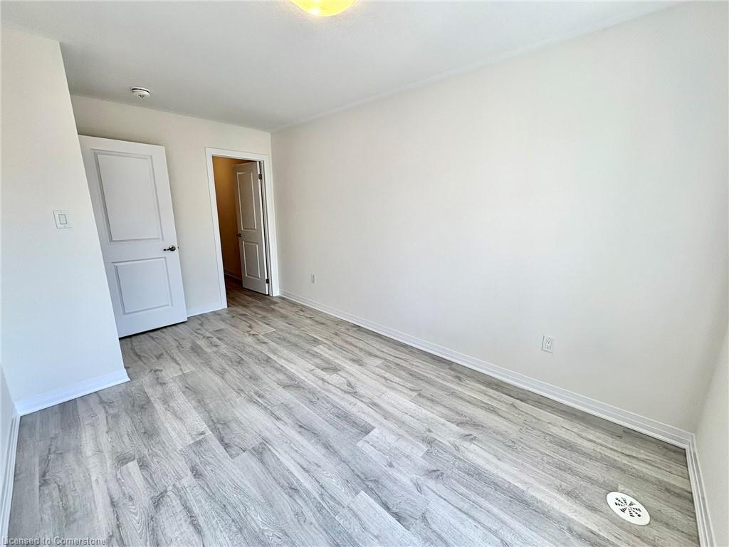 22-305 Garner Road W Property Photo 16