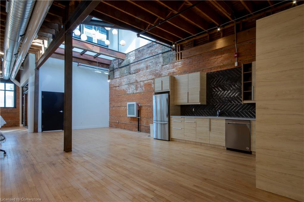 400-59 King Street E Property Photo 5