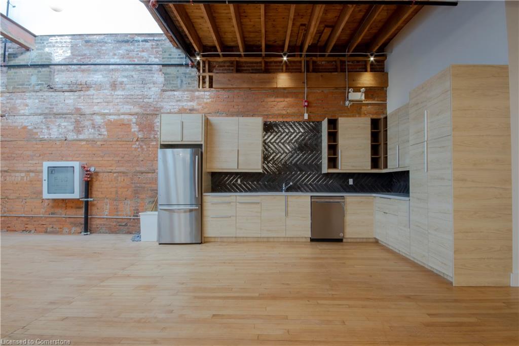 400-59 King Street E Property Photo 6
