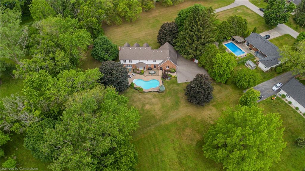 331 Lanark Street Property Photo 5