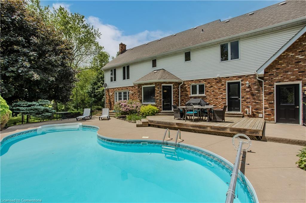 331 Lanark Street Property Photo 6