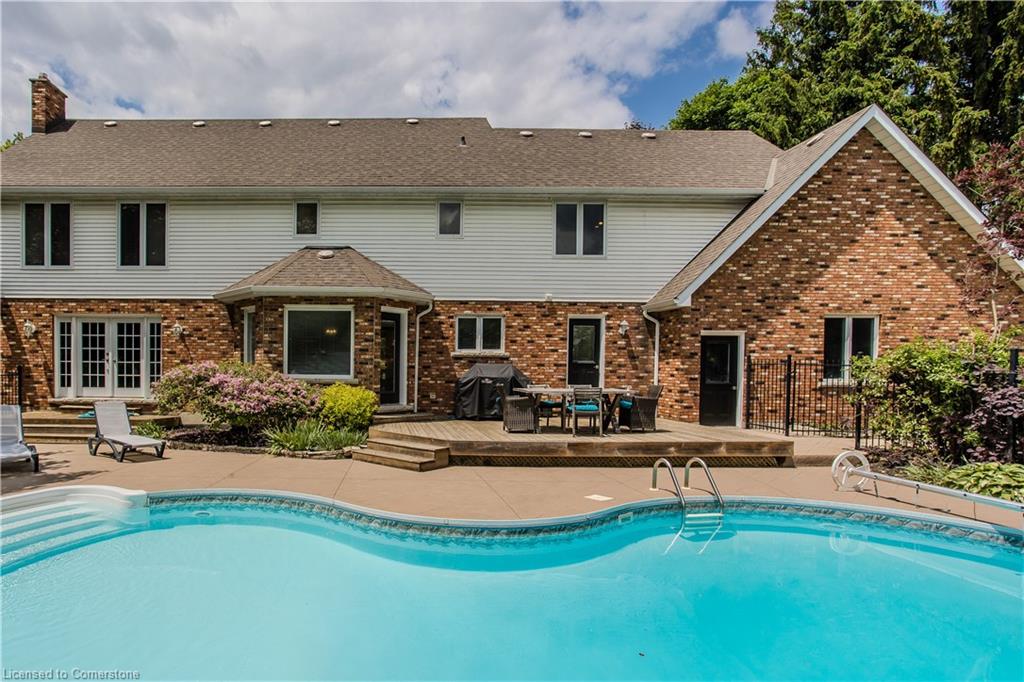 331 Lanark Street Property Photo 7