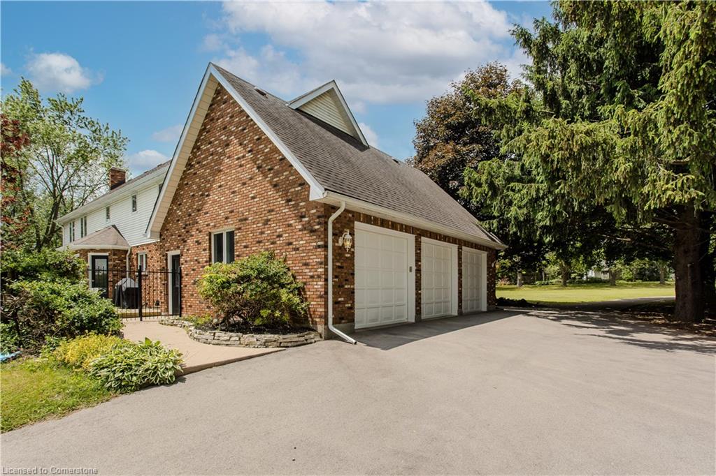 331 Lanark Street Property Photo 10