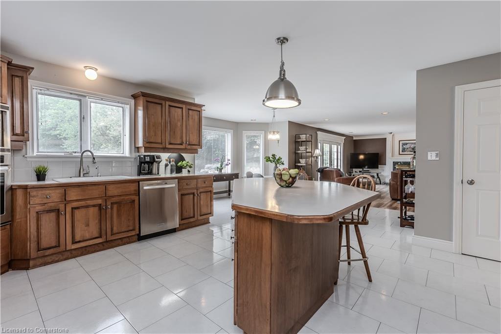 331 Lanark Street Property Photo 18