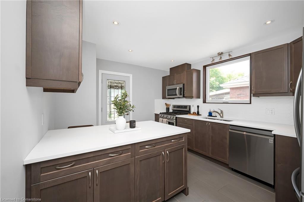 273 Bold Street Property Photo 7