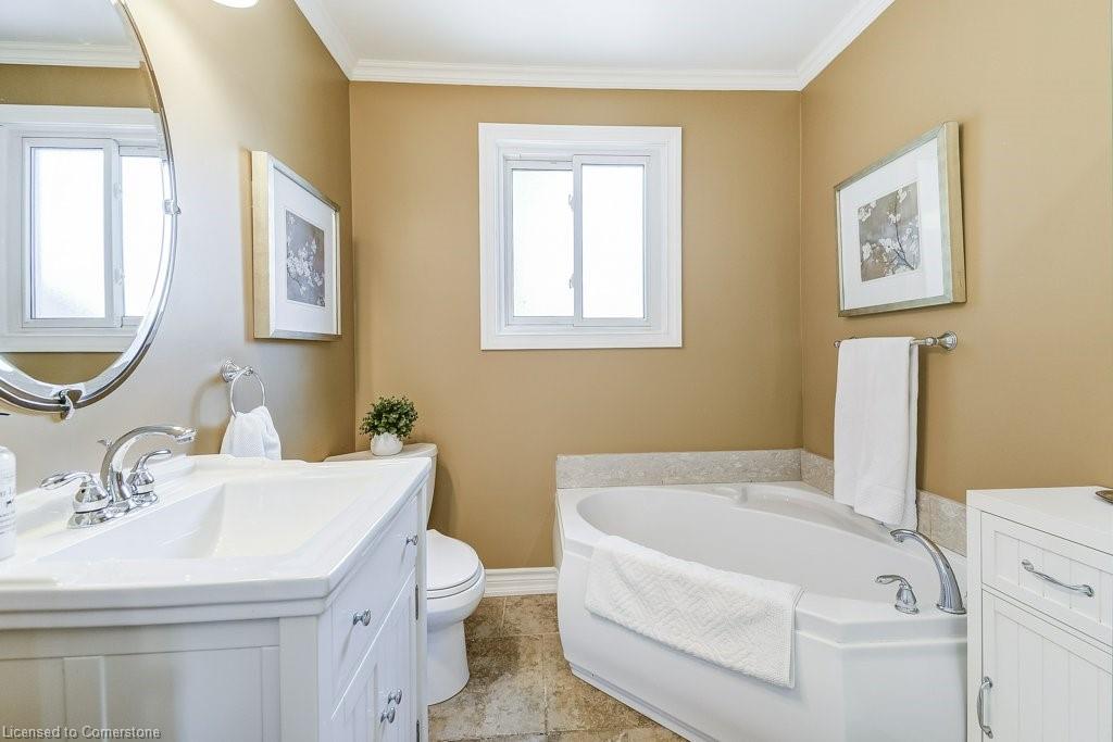 652 Auburn Crescent Property Photo 17