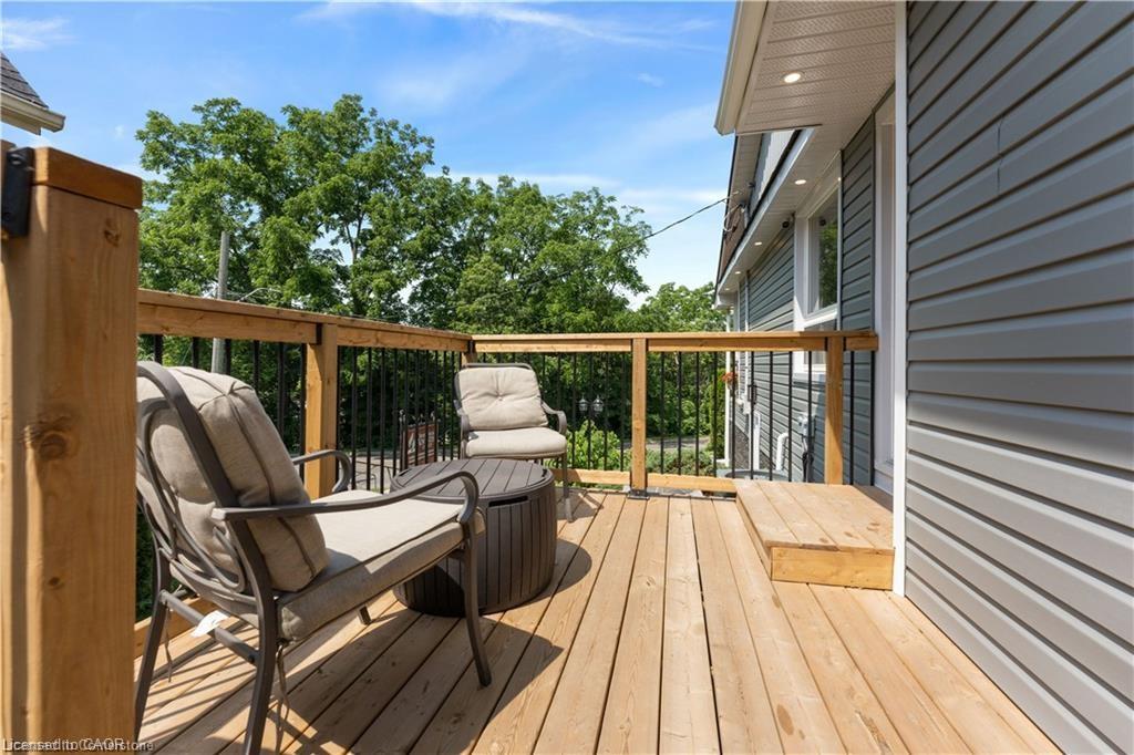 65 Broadway Street W Property Photo 9