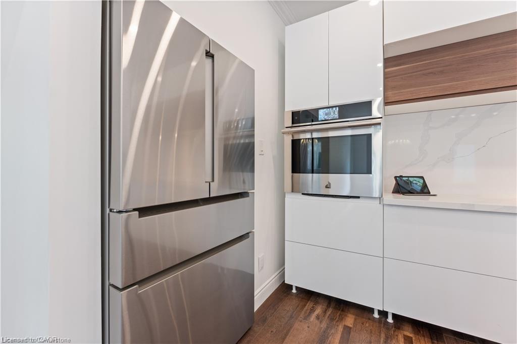 65 Broadway Street W Property Photo 14