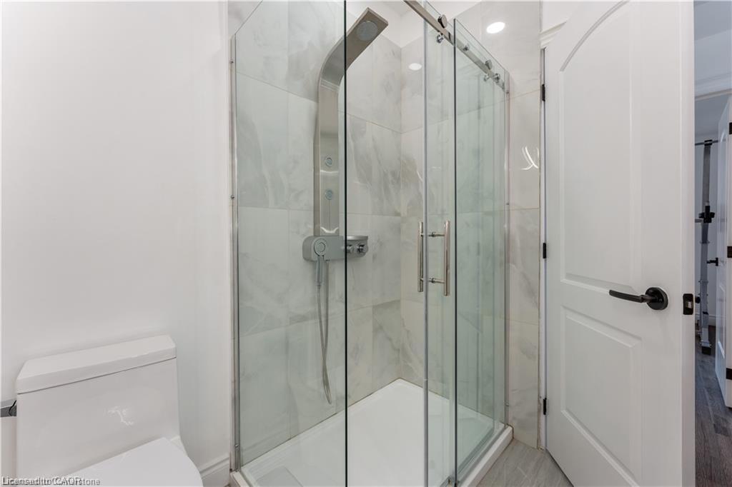 65 Broadway Street W Property Photo 20