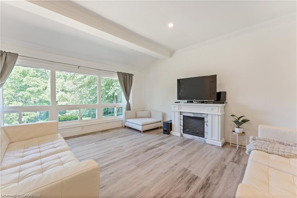 65 Broadway Street W Property Photo 33