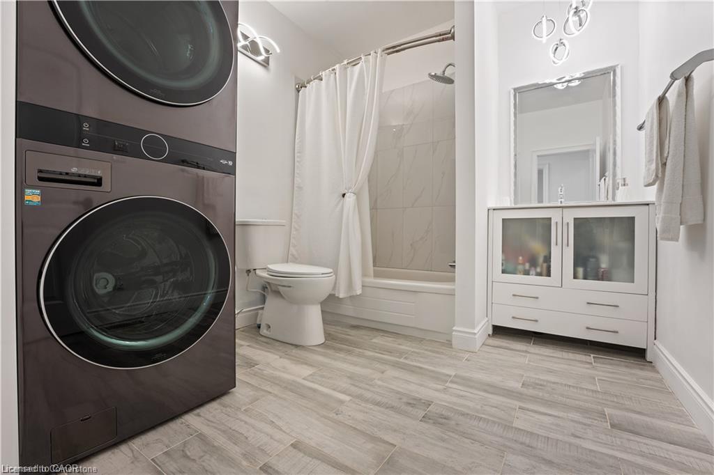 65 Broadway Street W Property Photo 44