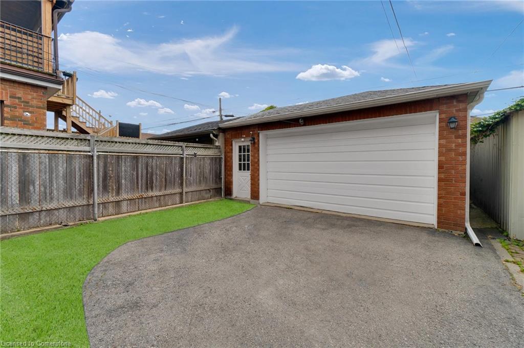 1315 Lansdowne Avenue Property Photo 37