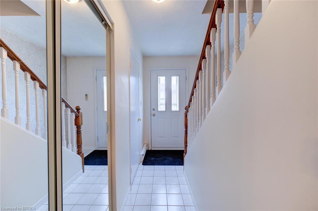 16-32 Montclair Crescent Property Photo 7