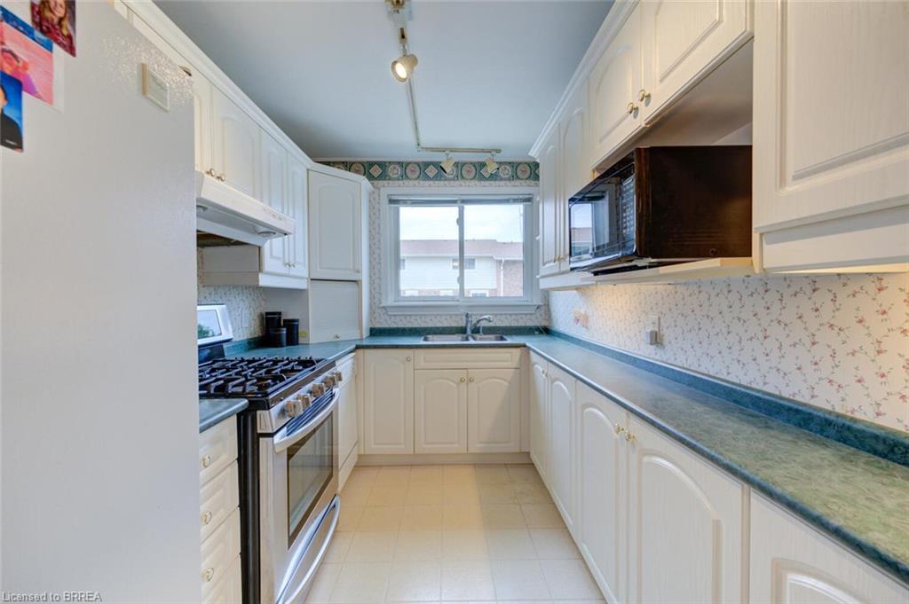16-32 Montclair Crescent Property Photo 12