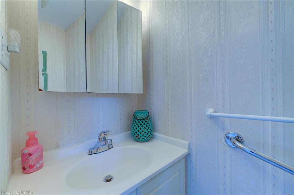 16-32 Montclair Crescent Property Photo 20
