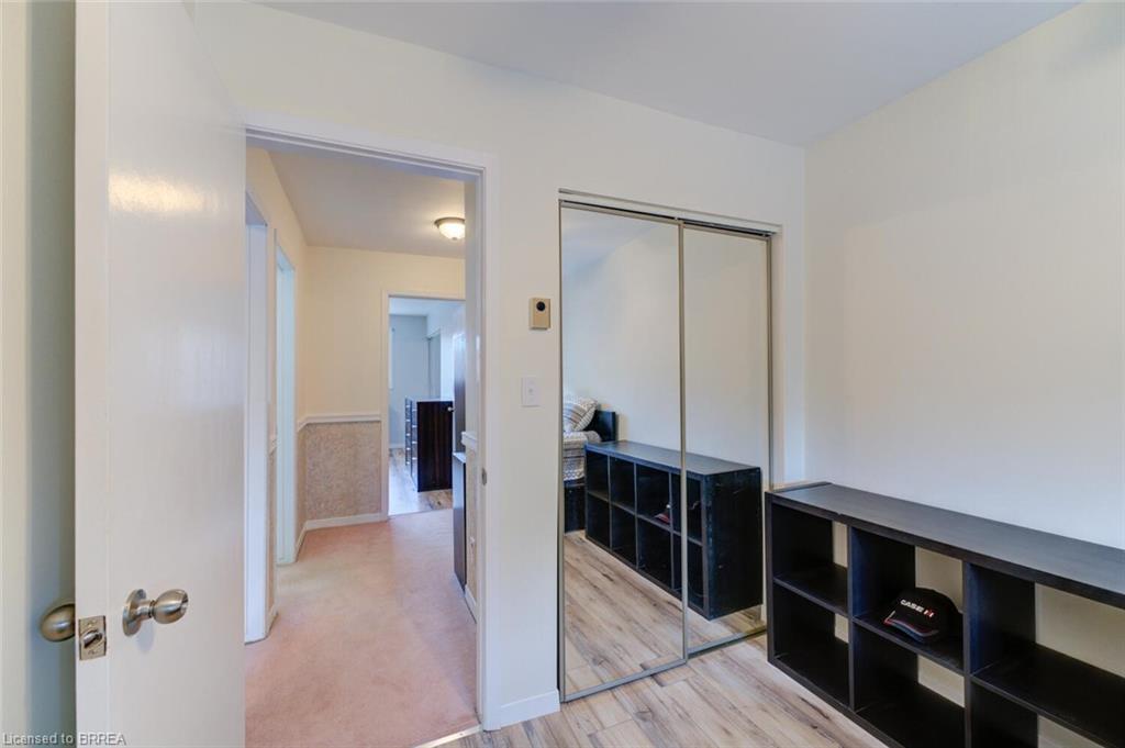 16-32 Montclair Crescent Property Photo 24
