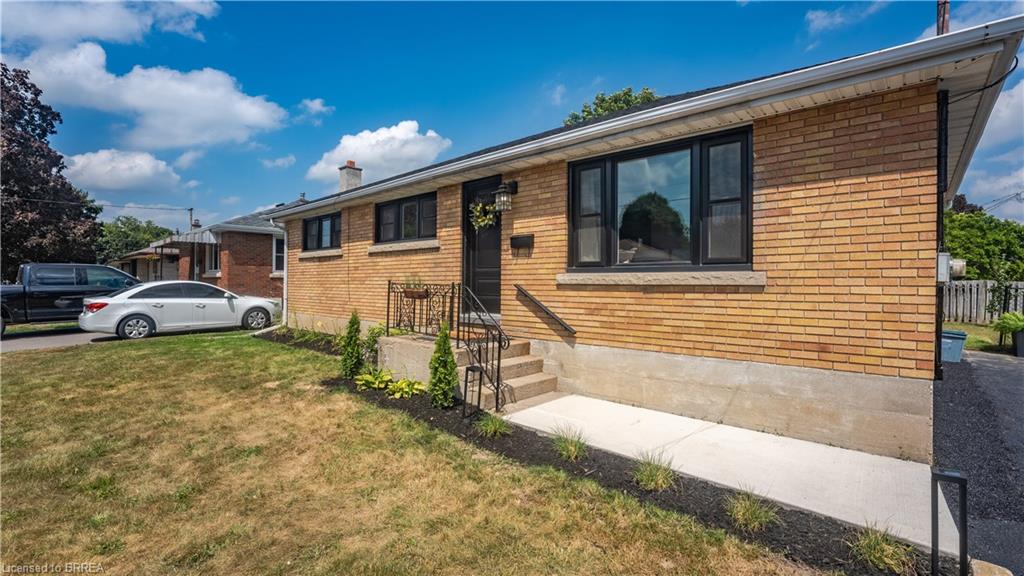 37 Rowanwood Avenue Property Photo 2