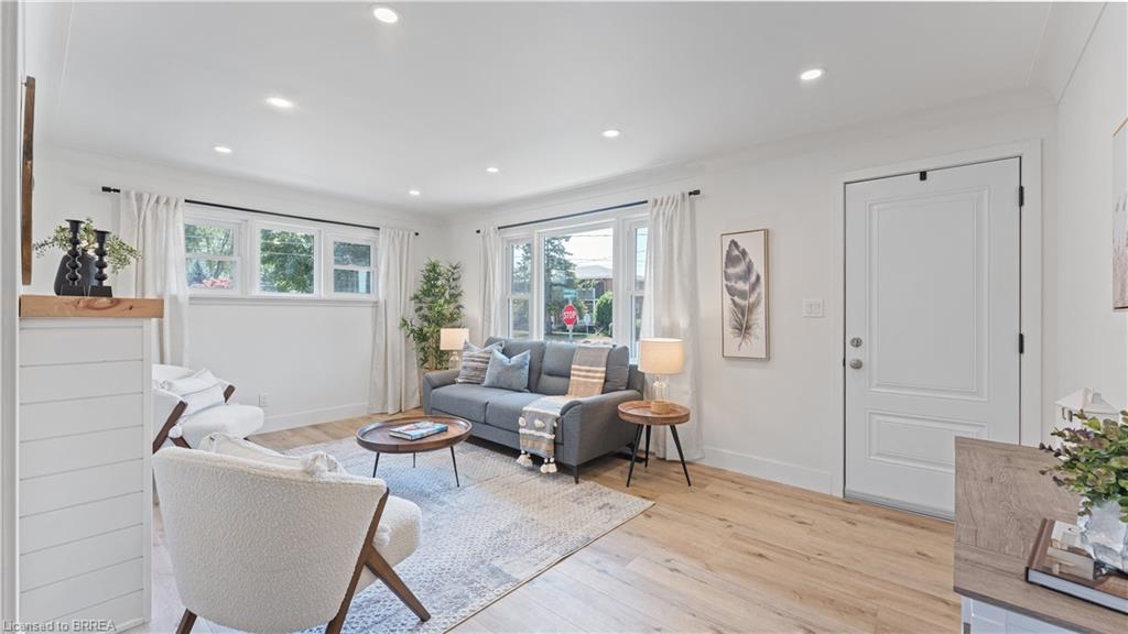 37 Rowanwood Avenue Property Photo 8