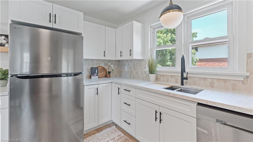 37 Rowanwood Avenue Property Photo 11