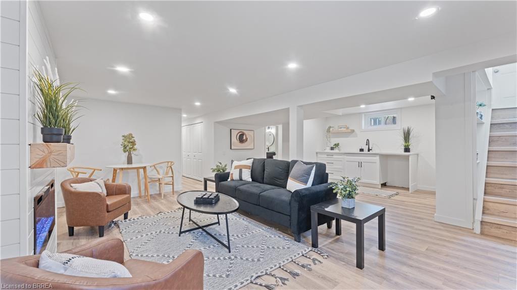 37 Rowanwood Avenue Property Photo 19