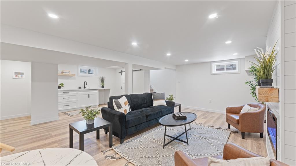 37 Rowanwood Avenue Property Photo 21