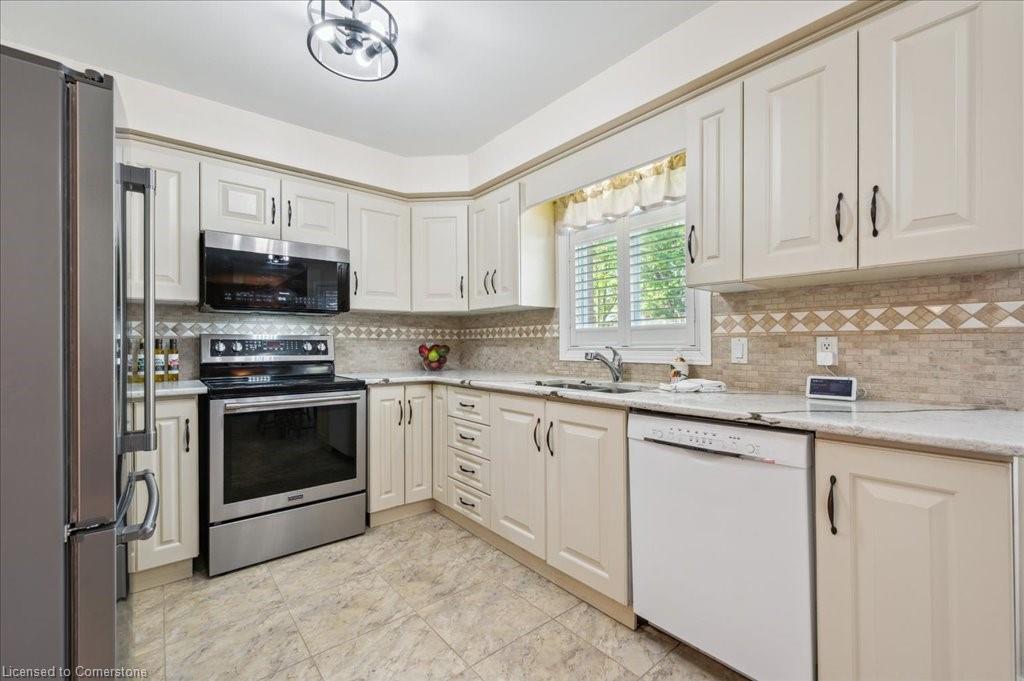 88 Rose Bridge Crescent Property Photo 15